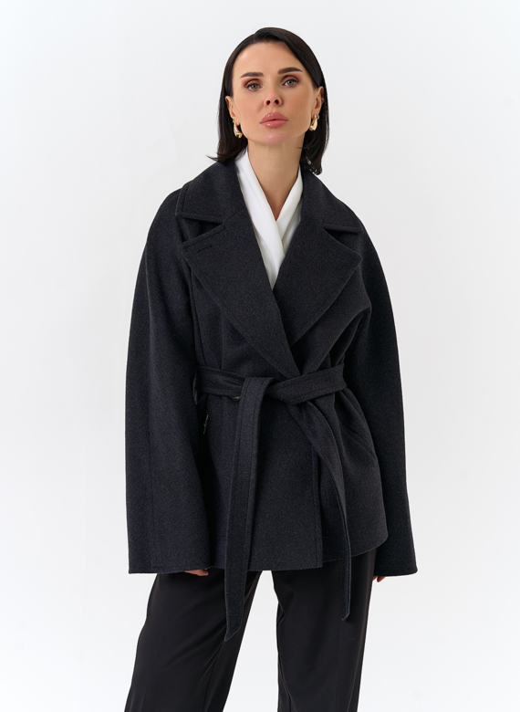 Женское укороченное пальто с английским воротником