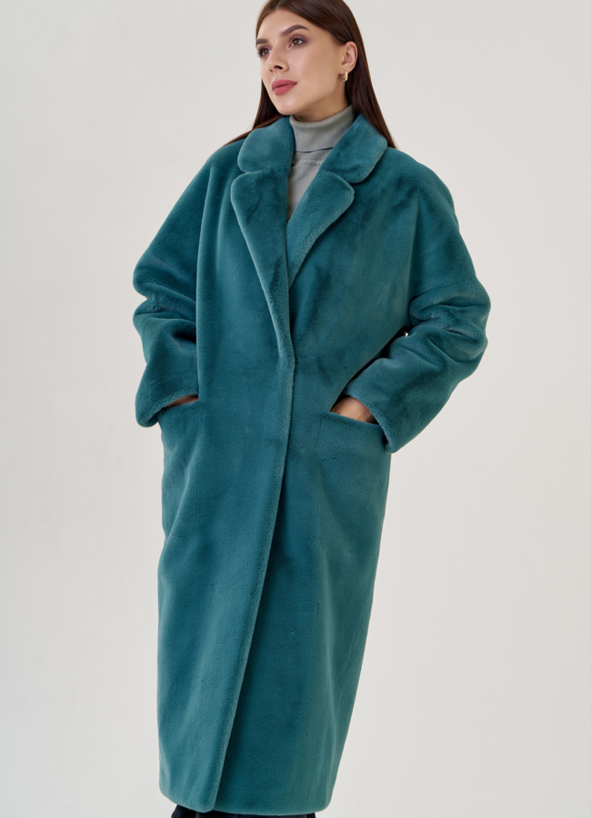 Женское пальто из искуссвенного меха с английским воротником модель № 23187 в кредит