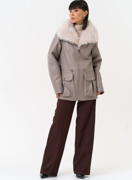 Удлиненная куртка из эко кожи с воротником из эко меха Удлиненная куртка из эко кожи с воротником из эко меха