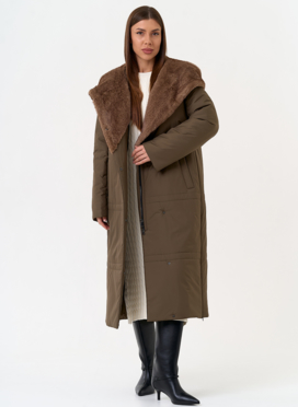 Женское пальто с капюшоном из эко меха под норку