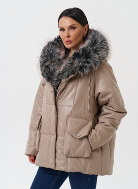 Пуховик из эко кожи с капюшоном из эко меха 