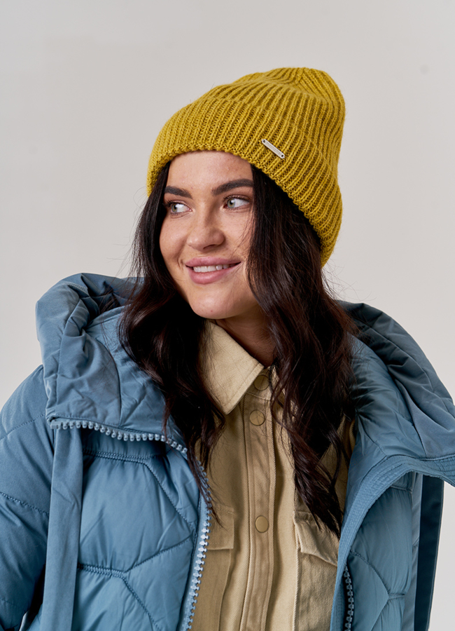 Женская шапка модель № 10736 меха малина