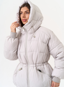 Светлый женский пуховик с капюшоном