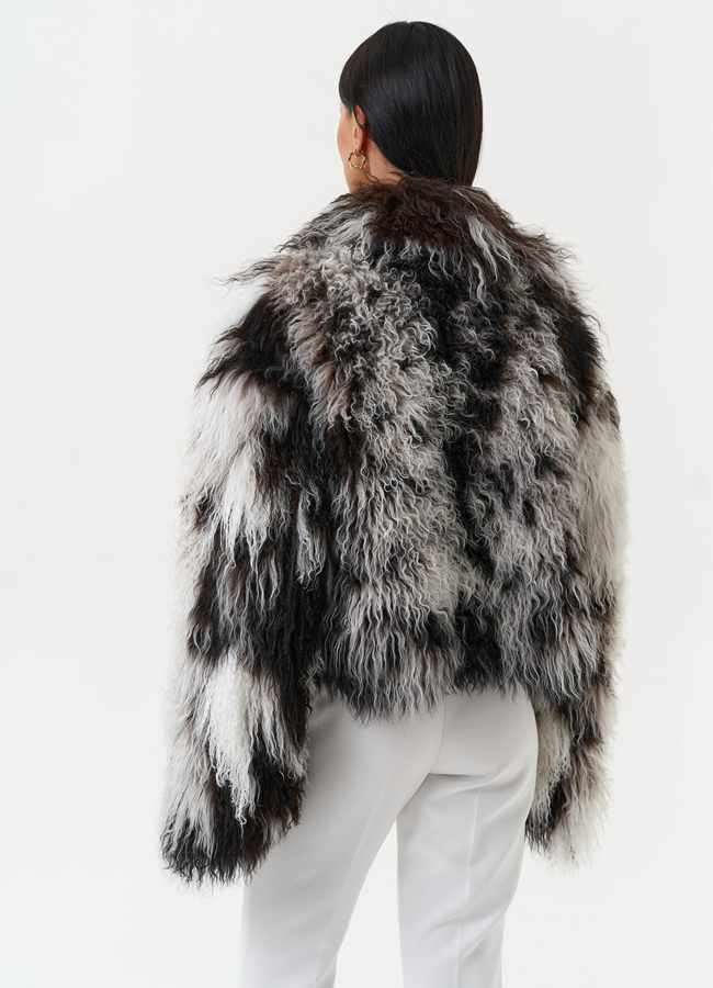 Женская шуба из меха ламы модель № 31038 в рассрочку Женская шуба из меха ламы модель № 31038 в рассрочку