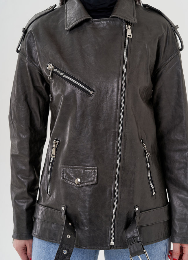 Длинная косуха из натуральной кожи серого цвета модель № 24362 универмаг малина Длинная косуха из натуральной кожи серого цвета модель № 24362 универмаг малина