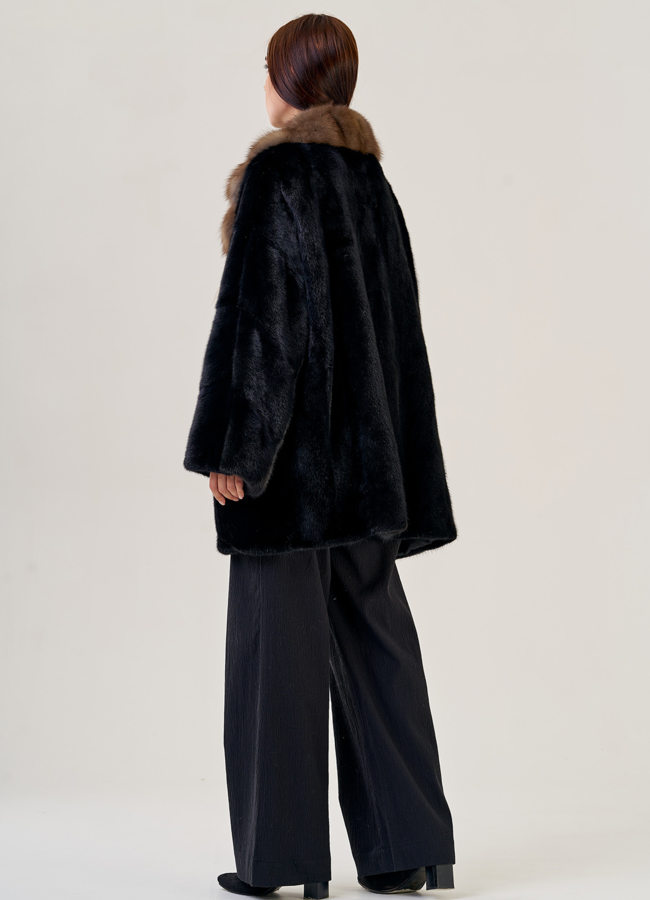 Шуба из норки оверсайз с английским воротником модель № 72128 в кредит