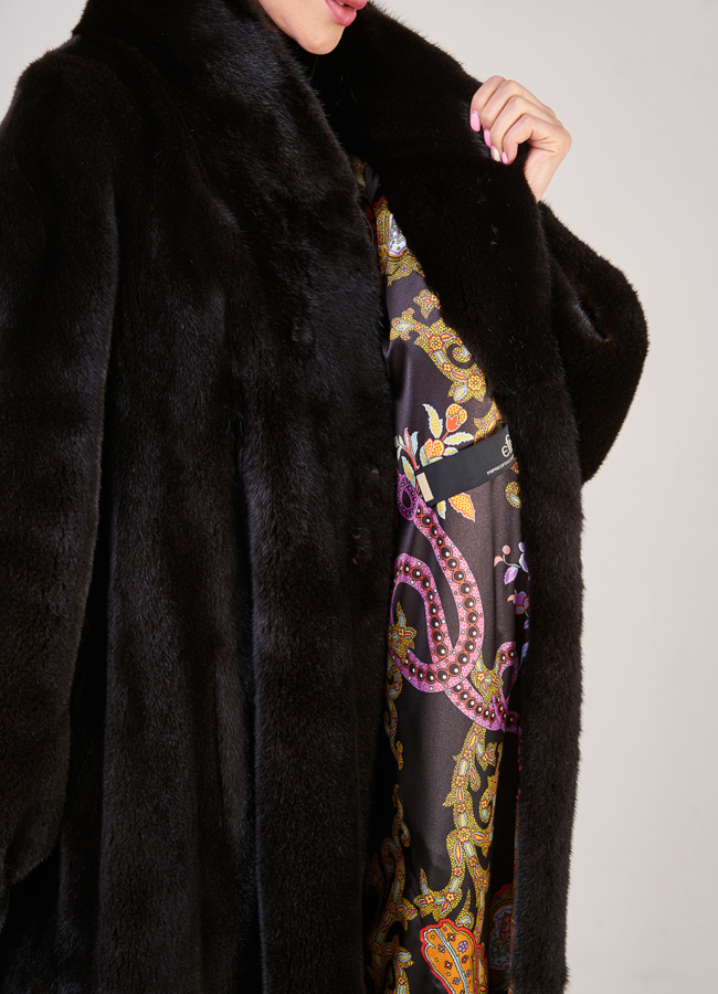 Расклешенная норковая шуба черного цвета с воротником стойка модель № S-844 в рассрочку