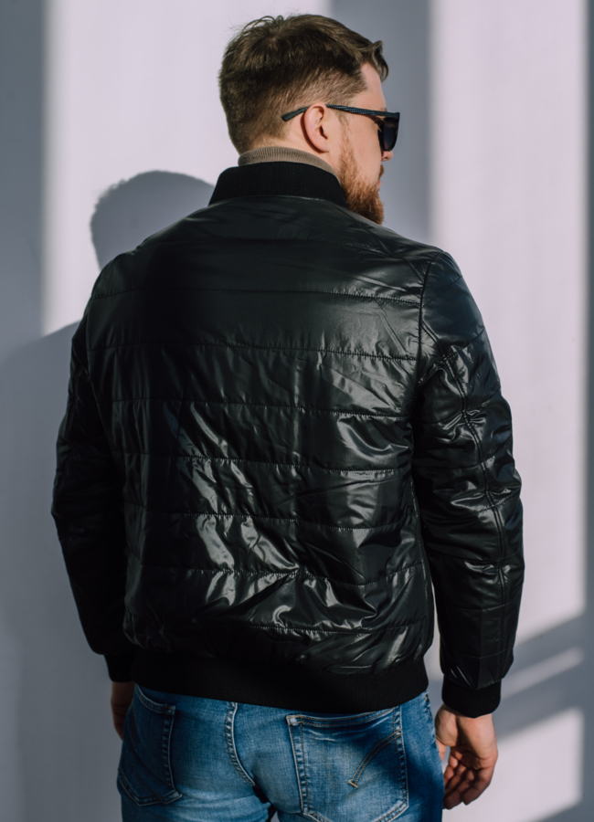 Куртка бомбер черного цвета  модель № 22414 в рассрочку