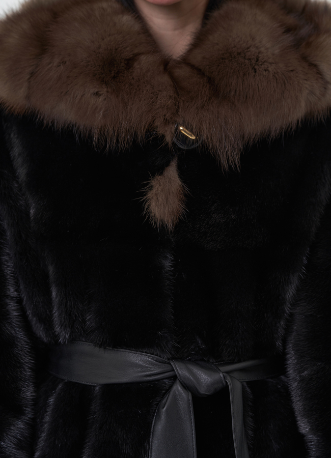 Норковая шуба с капюшоном из куницы  модель № 23970 универмаг малина