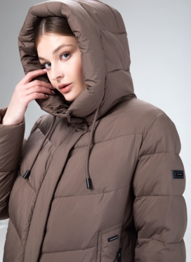 Женский пуховик с капюшоном 