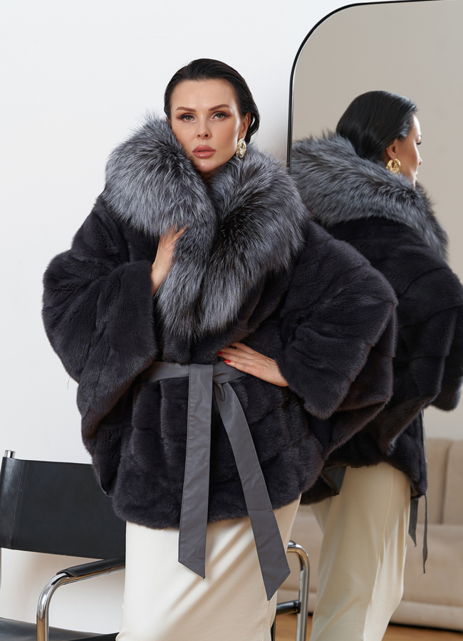 Шуба из норки с капюшоном из меха чернобурки модель № 29260 универмаг малина