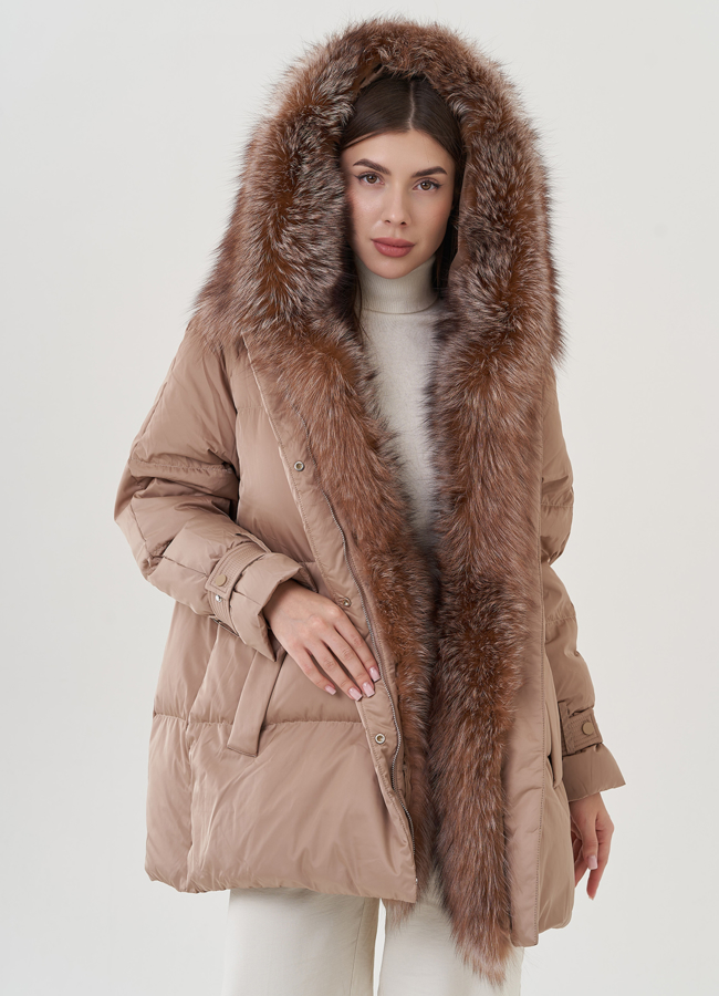 Женский зимний пуховик бежевого цвета модель № 25726 в кредит
