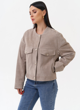 Светлая куртка из замши