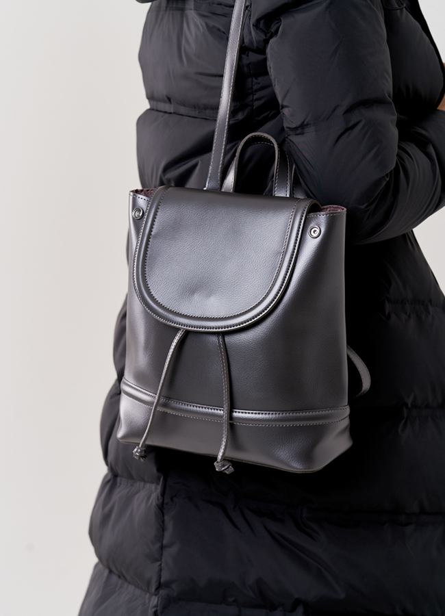 Рюкзак женский в цвете серебро модель № 5819-2 меха малина