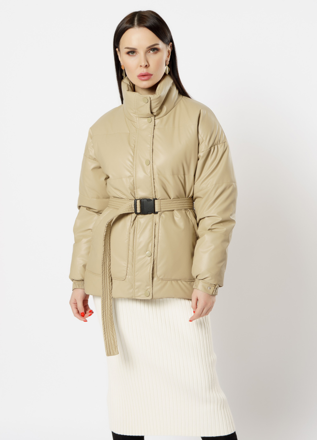 Куртка из эко кожи утепленная бежевого цвета модель № 215 меха малина