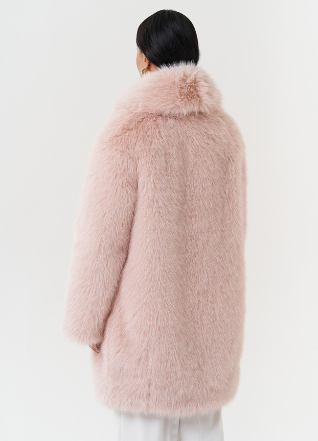 Шуба из эко меха под песца модель № 28680 универмаг малина