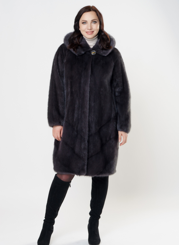 Женская шуба в сером цвете