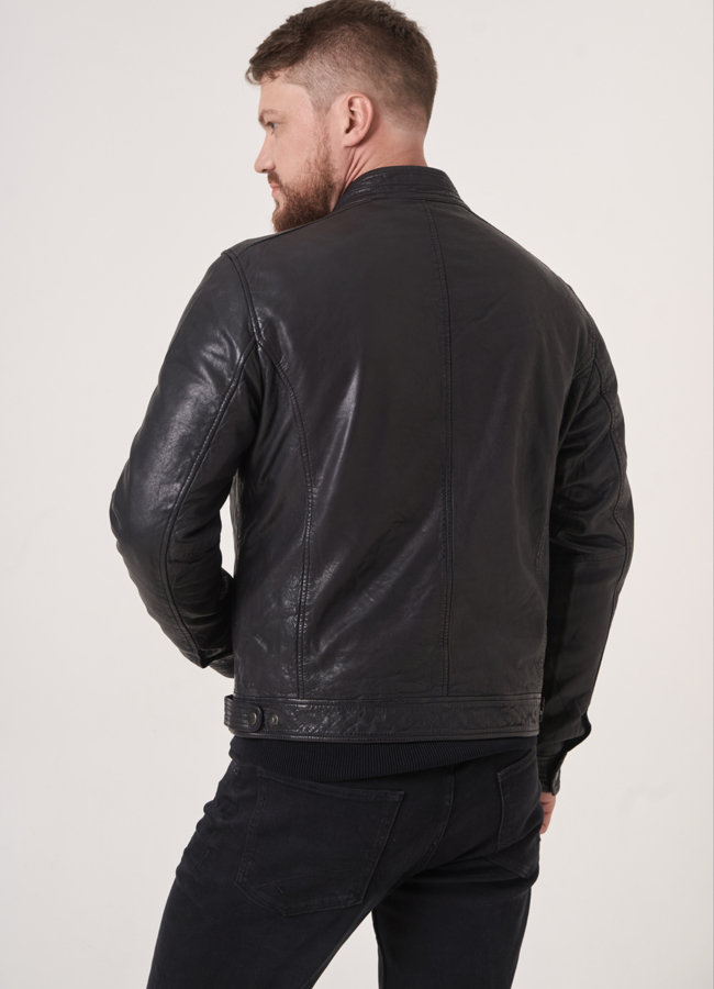 Мужская кожаная куртка модель № 770 в кредит