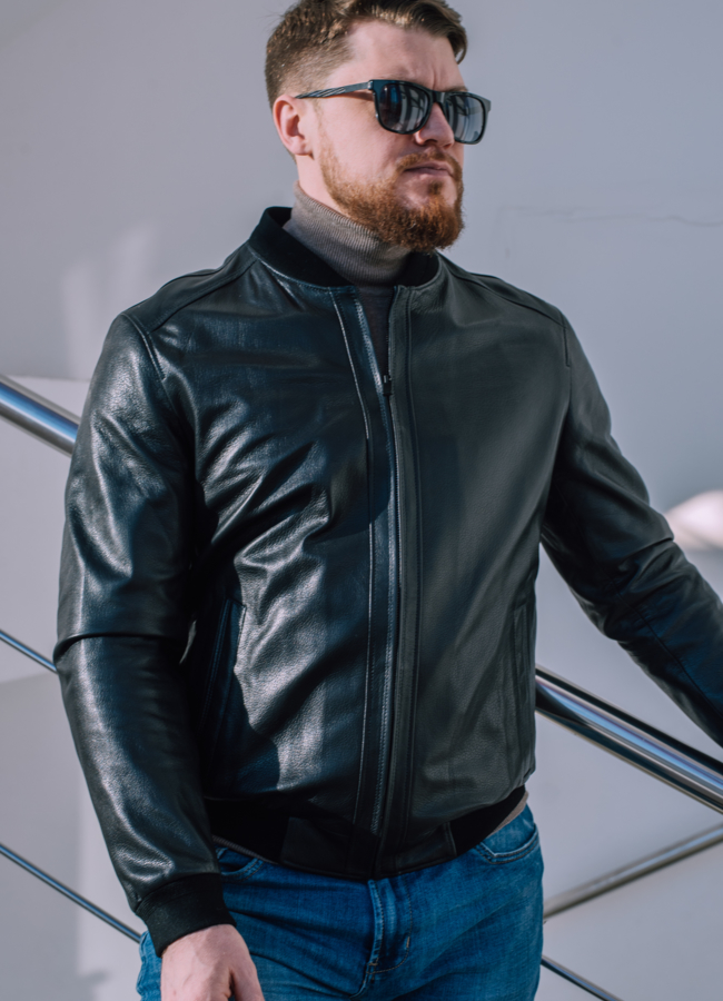 Мужская кожаная куртка синего цвета модель № W256 в кредит