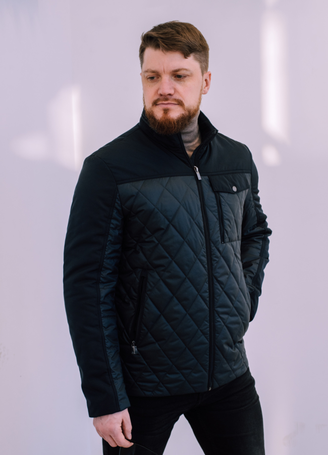 Мужская куртка синего цвета  модель № 22533 меха малина