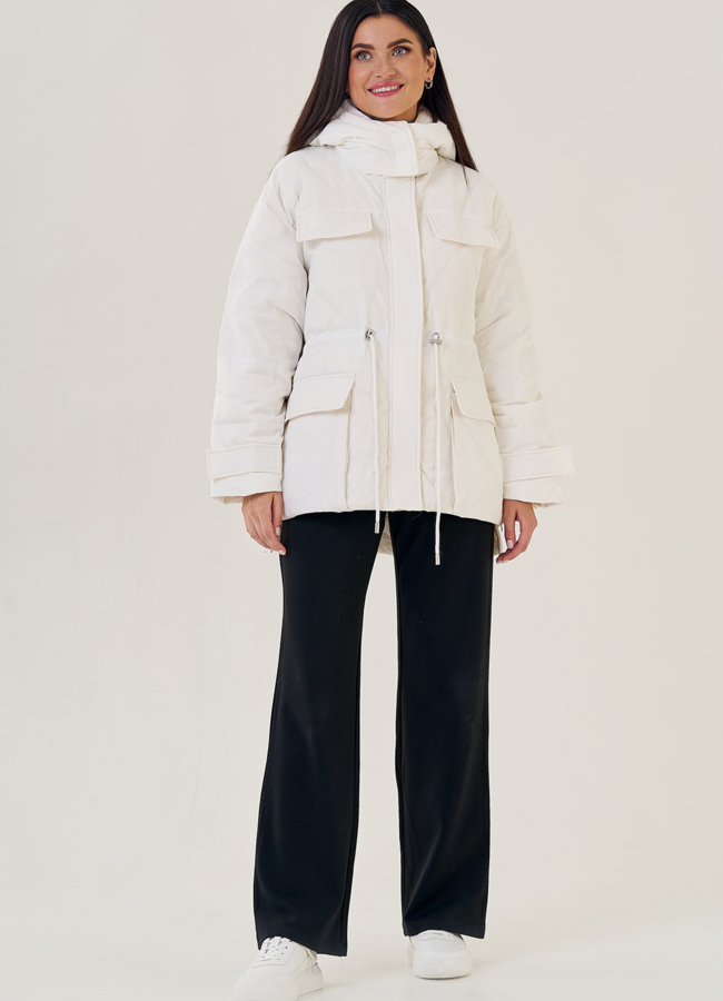 Женская куртка оверсайз в белом цвете модель № 23236 в рассрочку