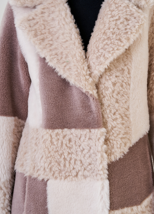 Женское пальто из искусственного меха  модель № 23441 в кредит