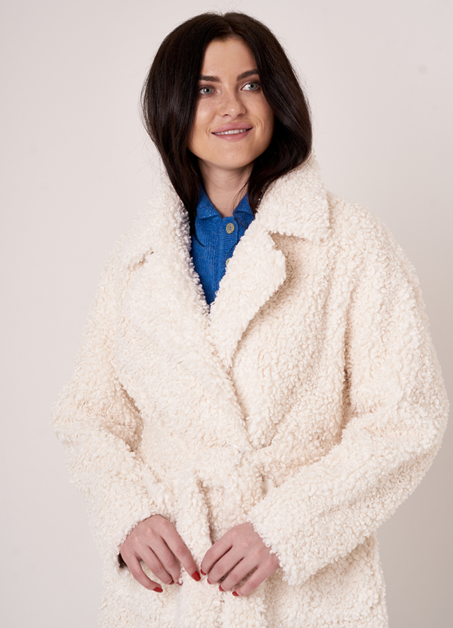 Белая шуба из шерсти с английским воротником модель № 8232 в рассрочку