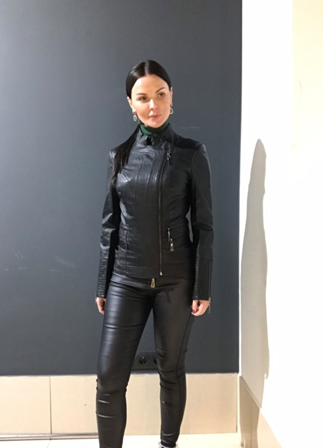 Куртка женская из эко кожи модель № 7975 меха малина