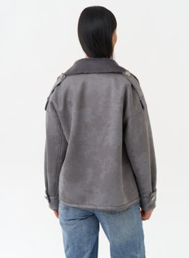 Дубленка из эко замши с акцентными пуговицами