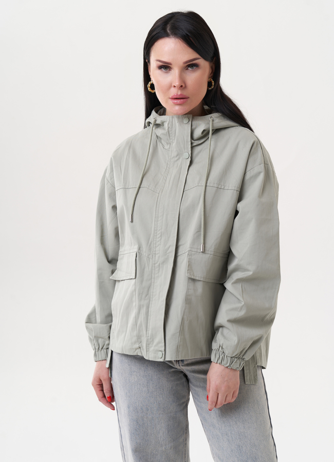 Ветровка зеленого цвета с капюшоном модель № K2309 меха малина