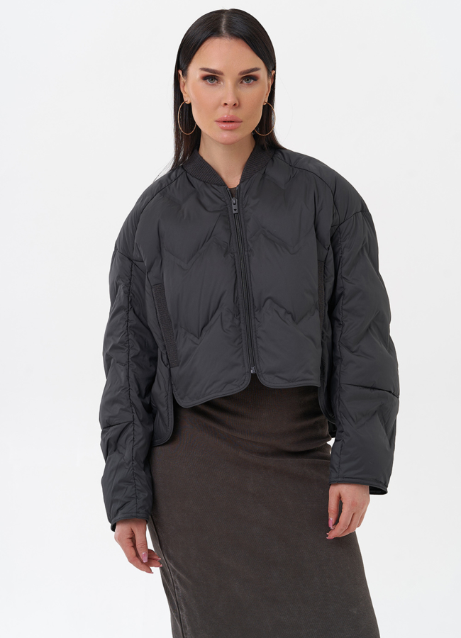 Короткая женская куртка на утеплителе модель № 29886 меха малина