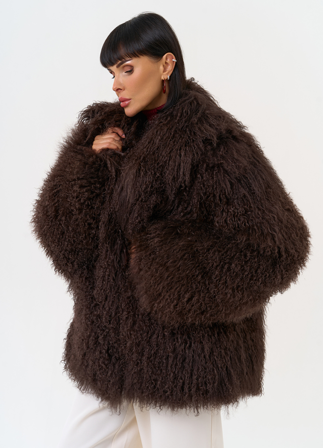 фото Женская шуба из меха ламы модель № 30635 фото Женская шуба из меха ламы модель № 30635
