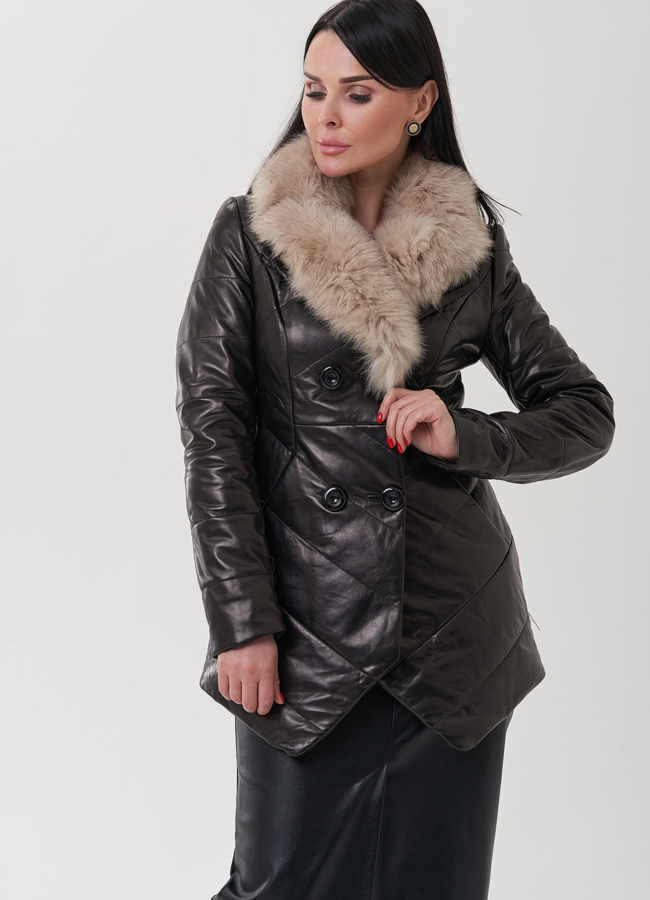 Кожаная куртка на пуговицах с английским воротником, отделка песец модель № 17811 универмаг малина Кожаная куртка на пуговицах с английским воротником, отделка песец модель № 17811 универмаг малина