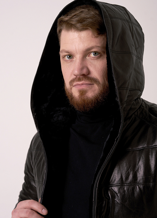 Пуховик из натуральной кожи с капюшоном модель № 3289 в рассрочку