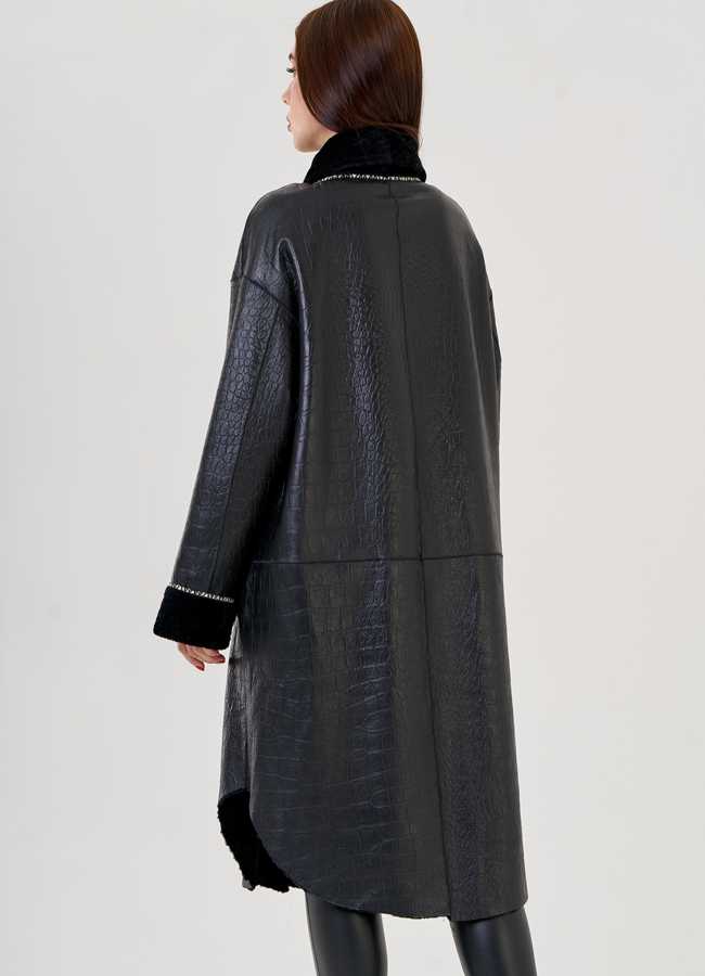 Двухсторонняя женская дубленка черного цвета  модель № 23357 универмаг малина