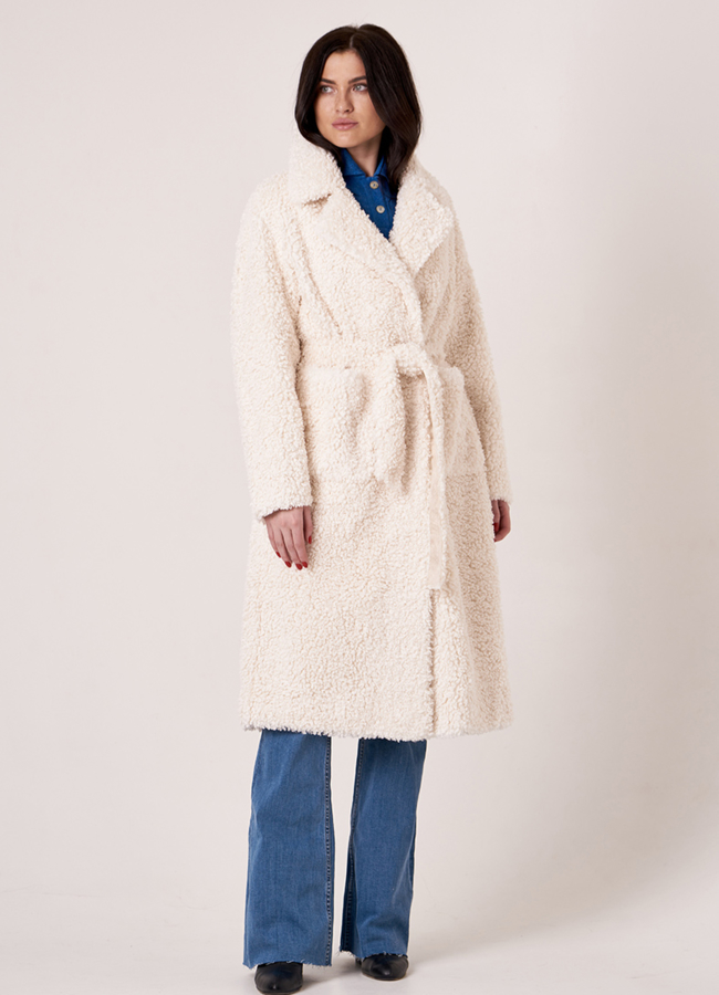 фото Белая шуба из шерсти с английским воротником модель № 8232