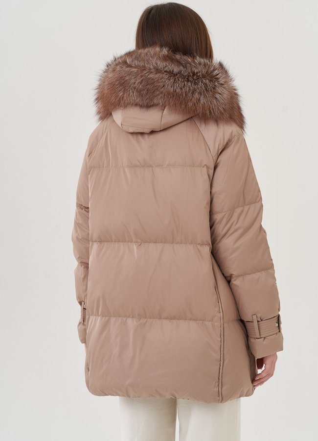 фото Женский зимний пуховик бежевого цвета модель № 25726