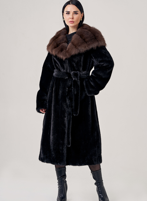 Шуба из норки с капюшоном 