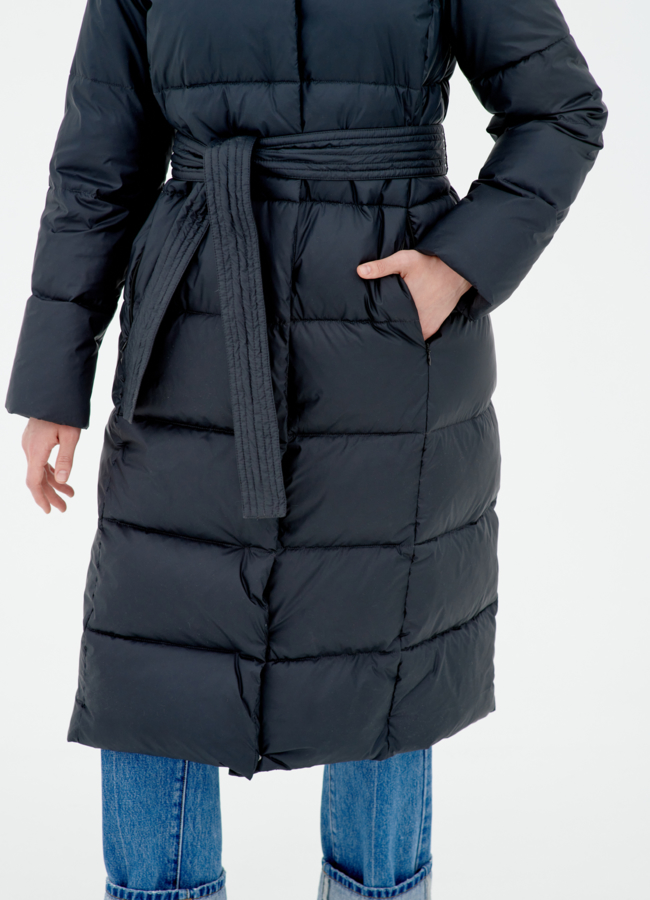Длинный пуховик с поясом модель № 78911 в рассрочку