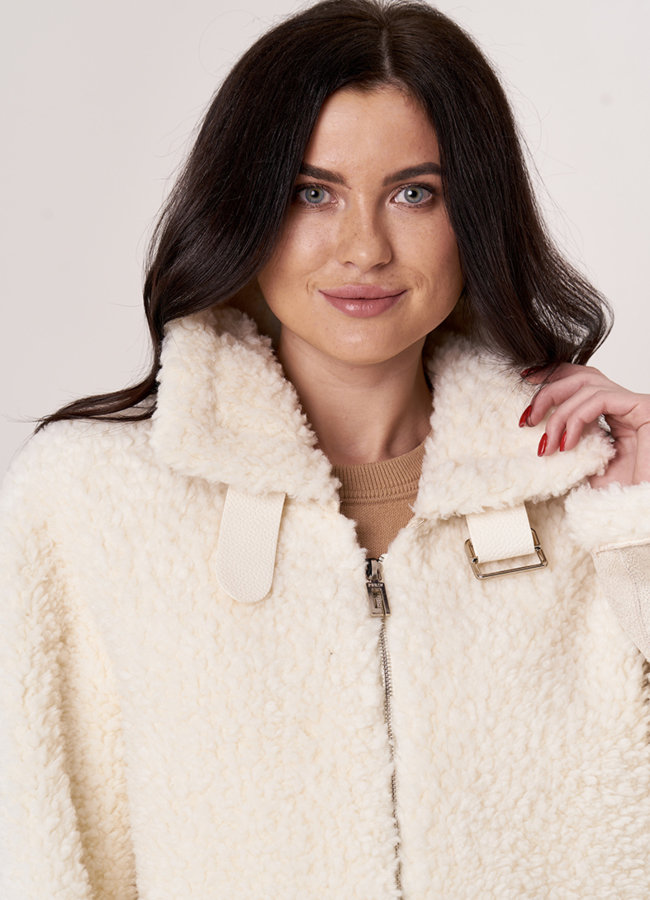 фото Куртка женская из шерсти в белом цвете модель № 19428