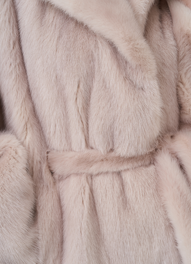 Шуба в цвете пудра с английским воротником модель № 24820 в рассрочку