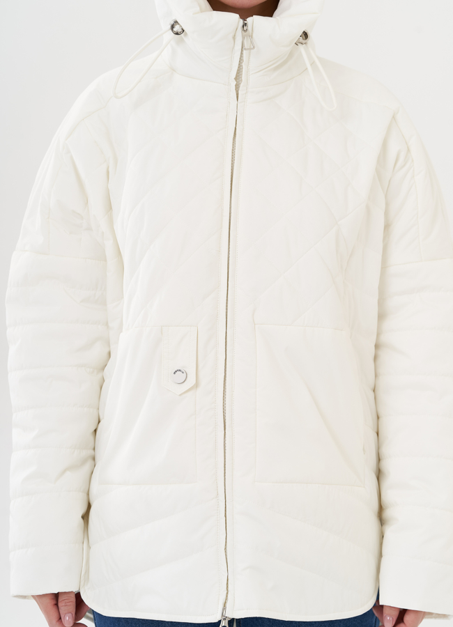 Светлая куртка с капюшоном модель № 26978 универмаг малина