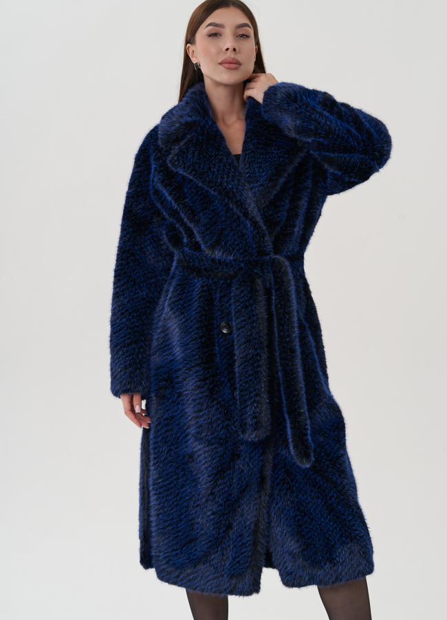 фото Пальто из эко меха синего цвета с английским воротником модель № 25421