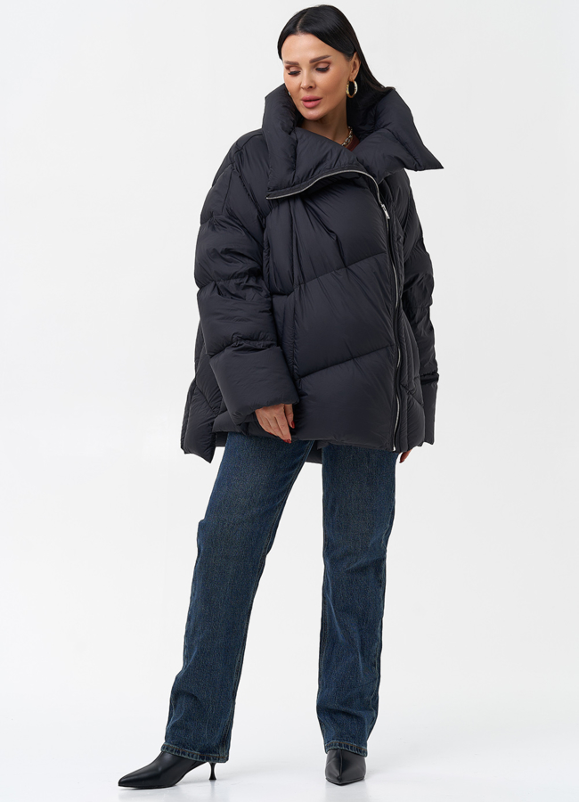 Женский пуховик черного цвета  модель № 28970 в кредит