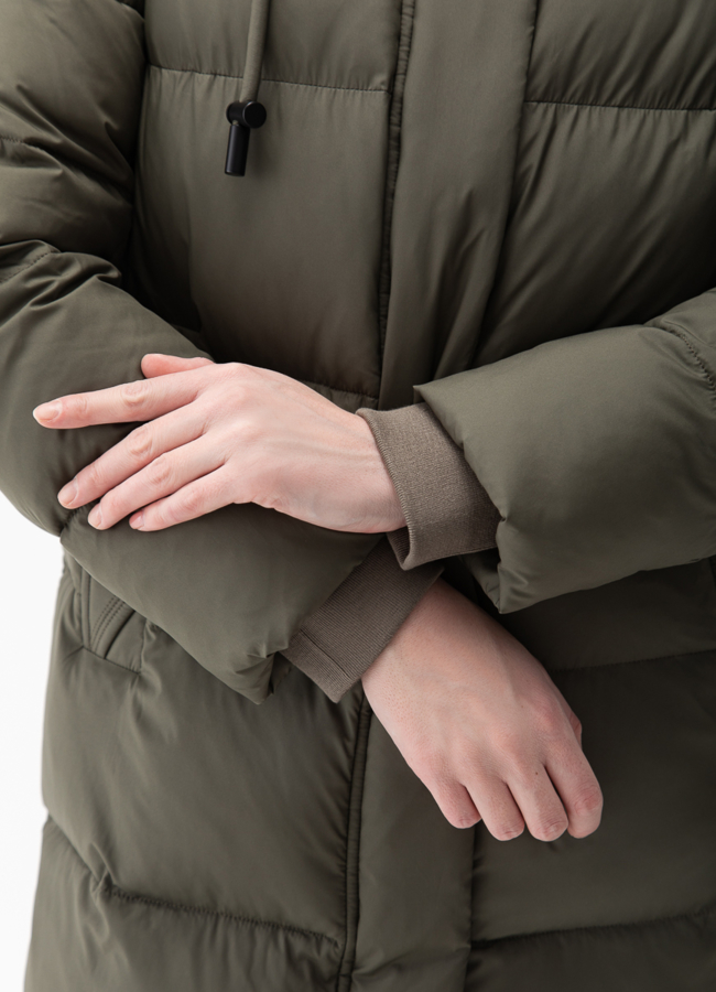 Женский пуховик с капюшоном  модель № 28407 универмаг малина