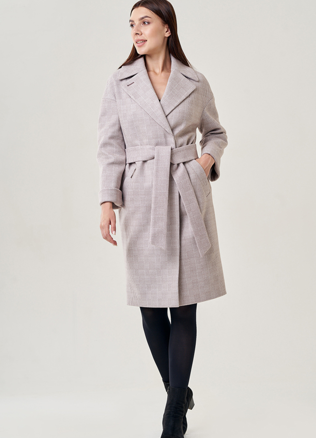 фото Светлое женское пальто с английским воротником модель № 22951