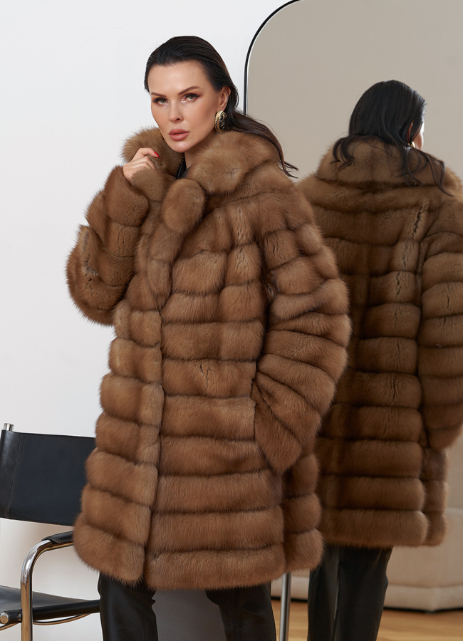 Шуба из куницы с английским воротником модель № 24559 универмаг малина