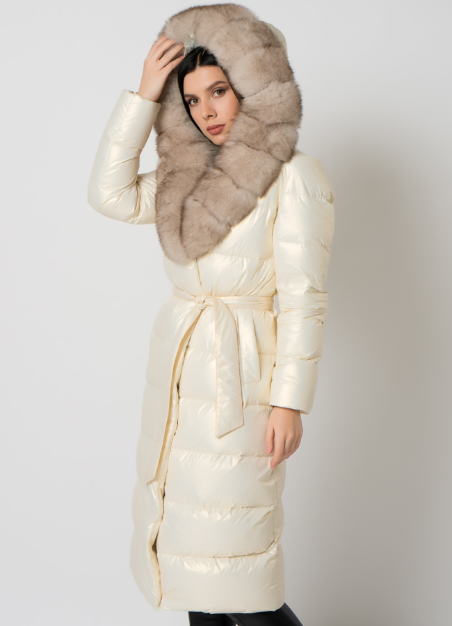 Белый пуховик с мехом  модель № 2192 универмаг малина