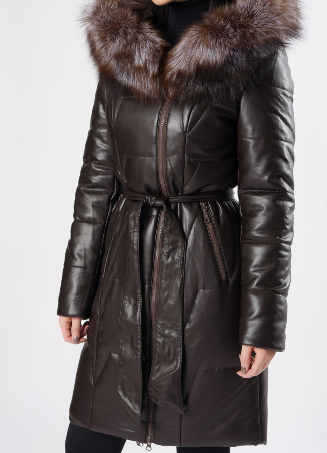Пуховик из эко кожи коричневого цвета с капюшоном модель № 18979 универмаг малина