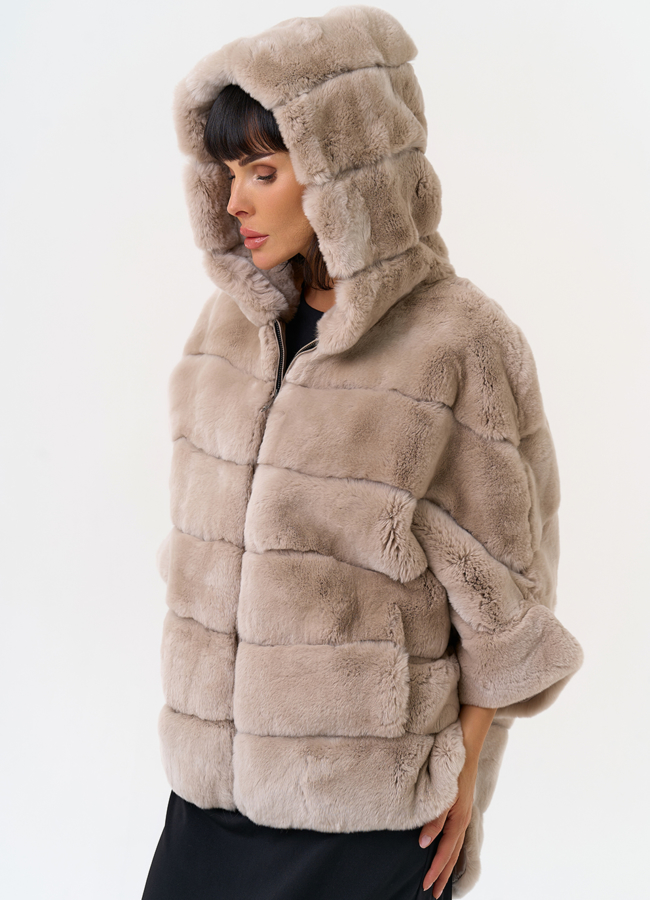 Короткая шуба из меха кролика с капюшоном модель № 25886 универмаг малина Короткая шуба из меха кролика с капюшоном модель № 25886 универмаг малина